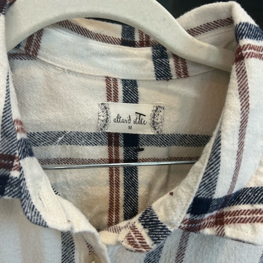 Altar'd State Ivory and Navy Shacket, has side pockets! Size M, GUC - Picture 2 of 4